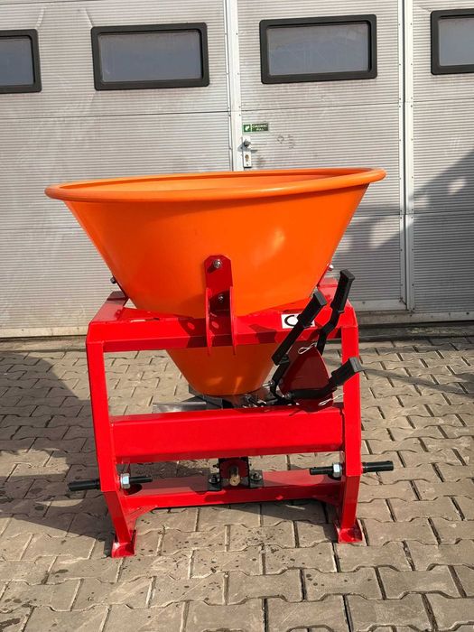Rozsiewacz lejek różne pojemności przystawka sadownicza hydraulika
