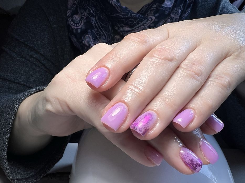 robienie paznokci/pedicure