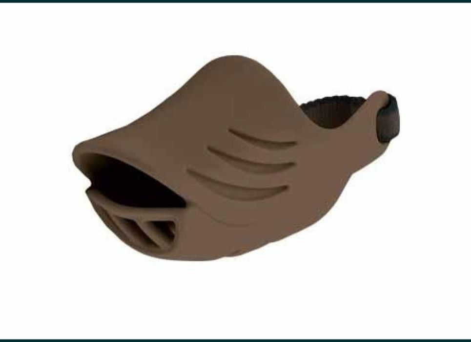 Kaganiec silikonowy rozm. M Artero Silicone Muzzle Cover Brown