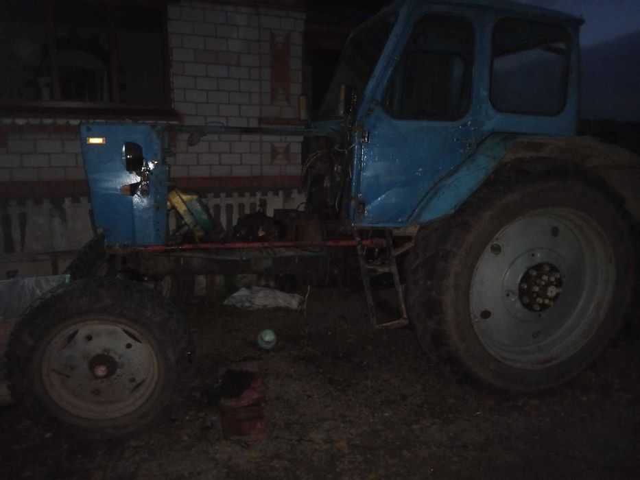 Продам екскаватор ЮМЗ в розібраному стані.
