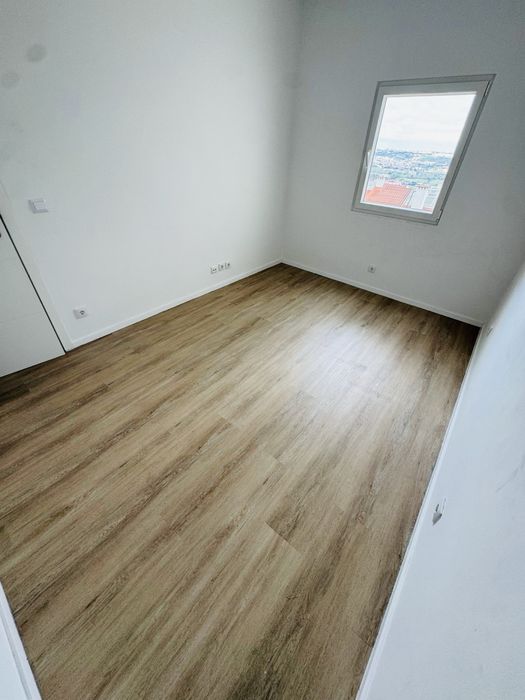 T2 Remodelado a Estrear na Brandoa – 1.100€
