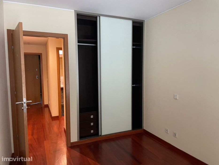 Apartamento T3 Venda em Ramalde,Porto