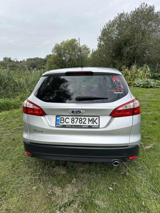 Автомобіль ford focus