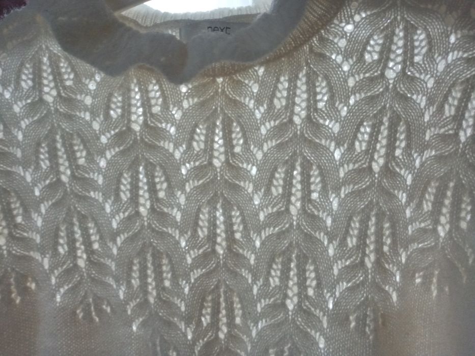 Miękki, elegancki ażurowy śmietankowy sweterek Next w rozmiarze L
