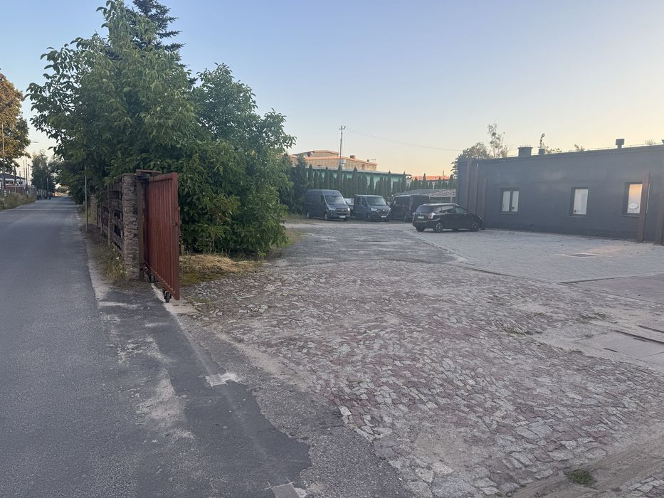 Hala blisko centrum przesiadkowego
