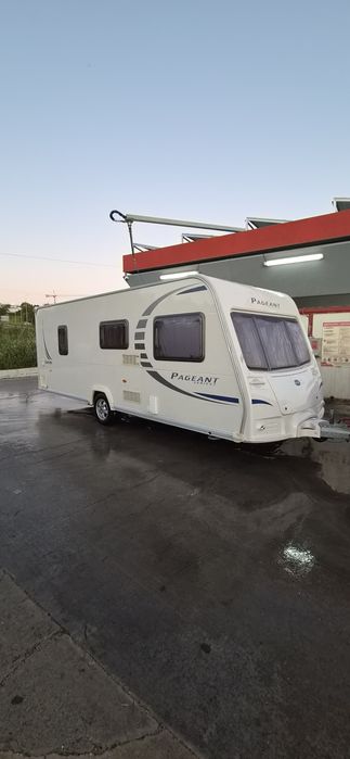 Caravana cama fixa