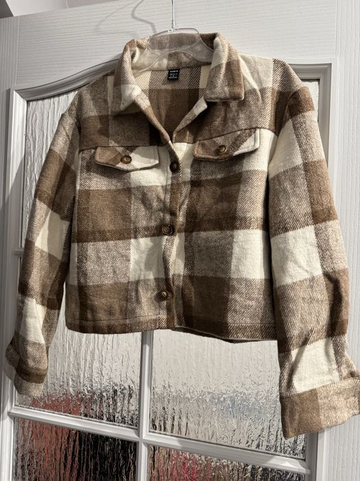 Kratkowana kurtka oversitze, rozmiar S