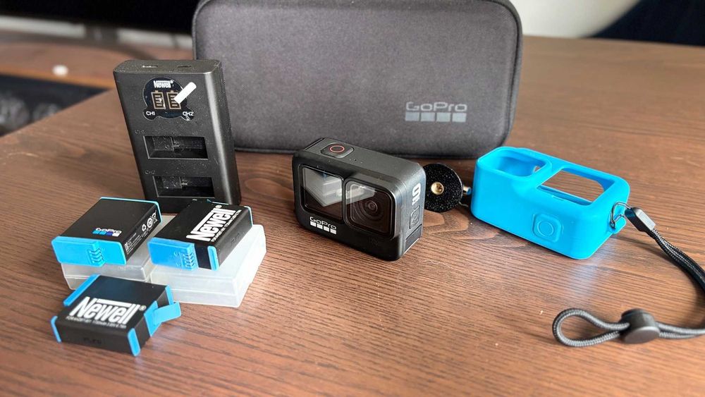 GoPro HERO9 Black 5K + 3 baterie + ładowarka Newell + etui