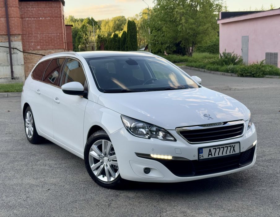 Peugeot 308SW 2015 року