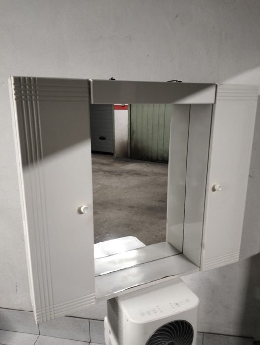 Armário de WC com espelho