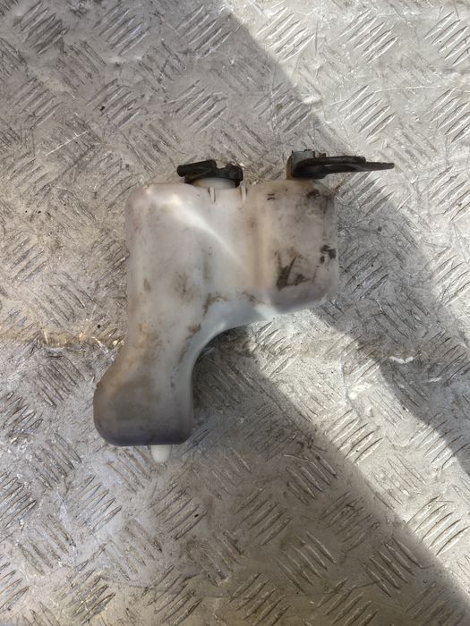 Бачок разширительный Тойота рав4 год 1999 пер поколение toyota rav4