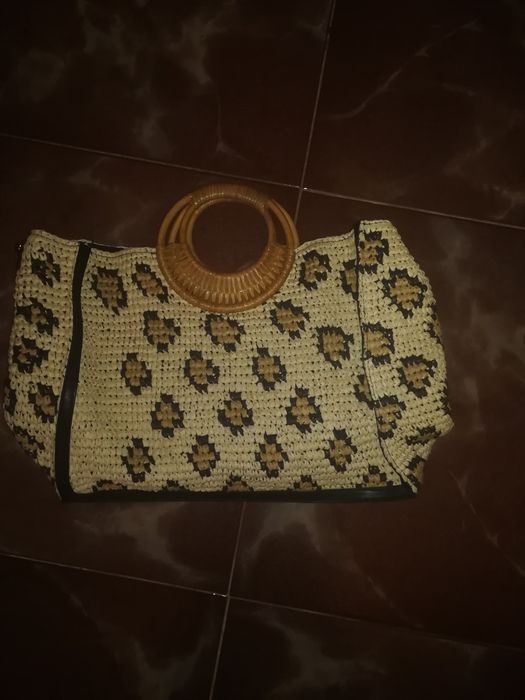 Cesta média HM  com alsa removível Nova