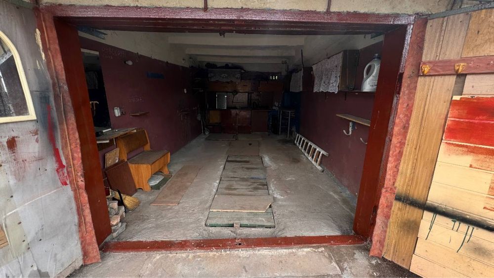 Гараж з ямою та погрібом  20,5 м2