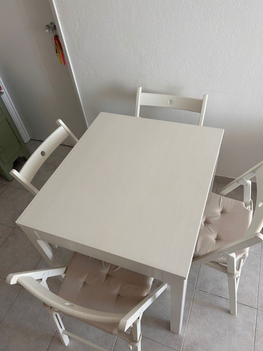 Mesa e cadeiras cozinha