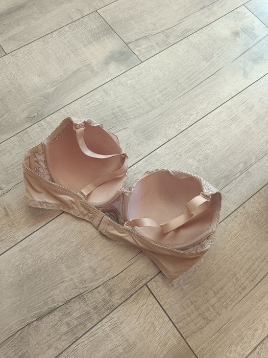 Biustonosz stanik 80D beżowy