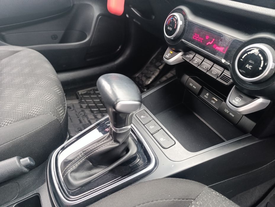 Kia Rio X-Line 2018 1.6 AT