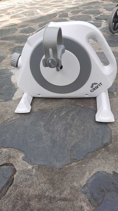 Pedaleira estática (braços e pernas)