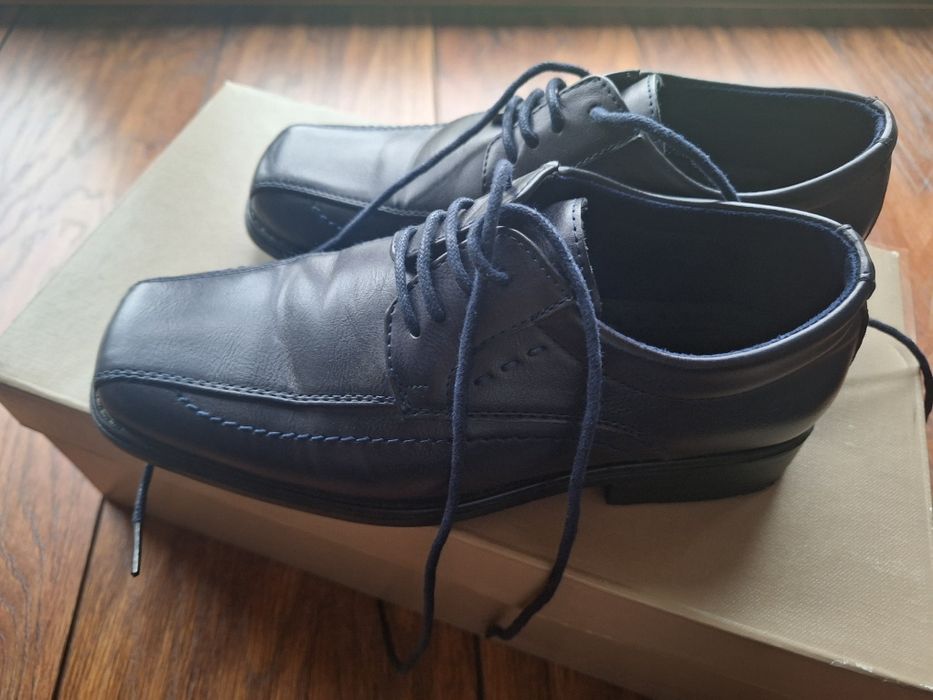 Półbuty vapiano skóra rozmiar 34 czarne