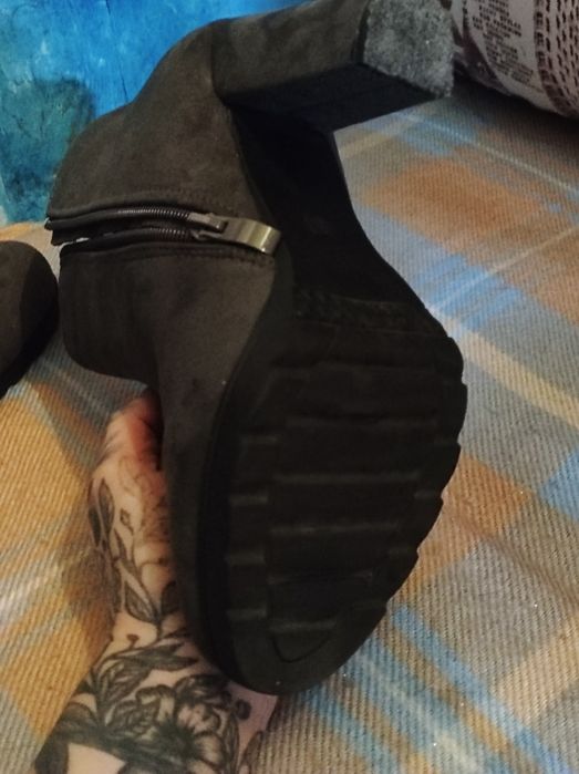 Получобітки замшеві на підборах