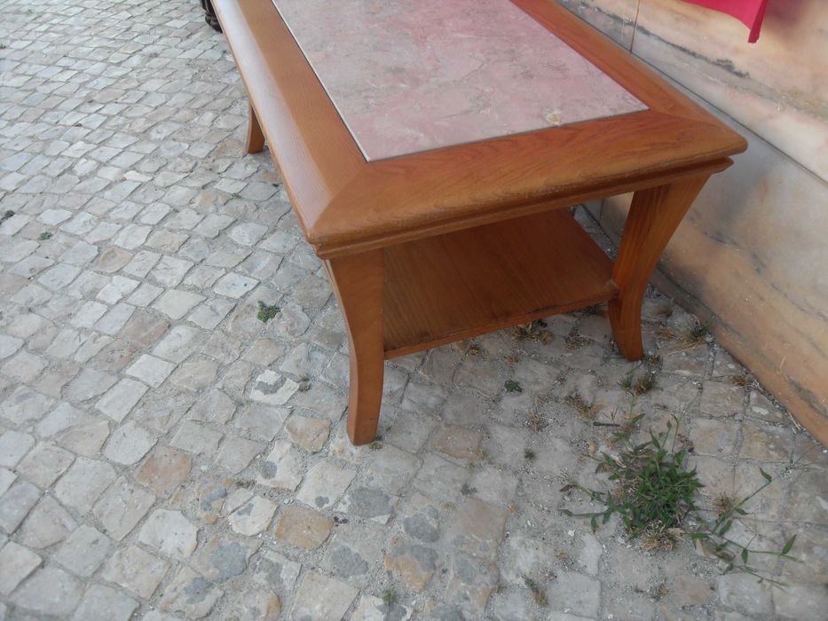 Mesa de centro madeira com pedra