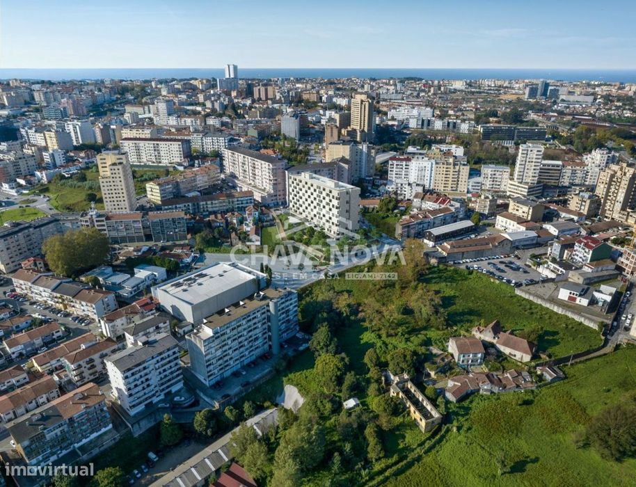 T2 Novo c/ Varanda e Lugar de Garagem em Vila Nova de Gaia
