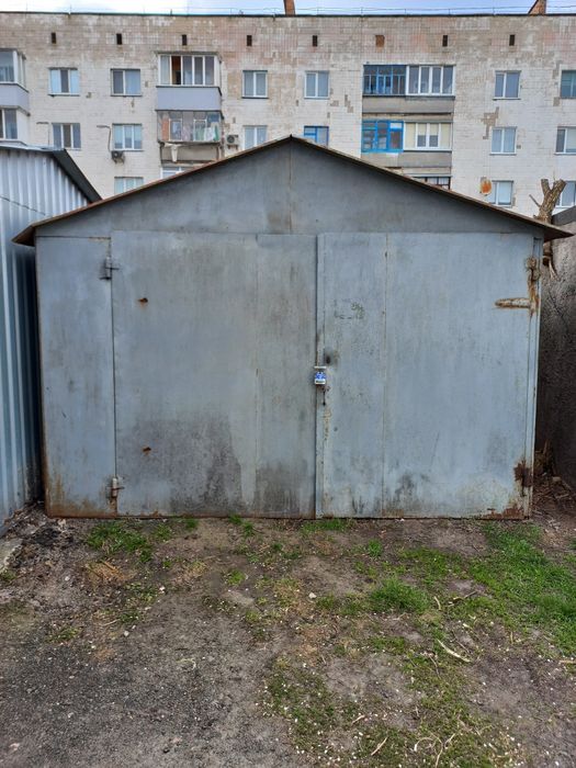 Здам в оренду металевий гараж в центрі  міста Переяслав