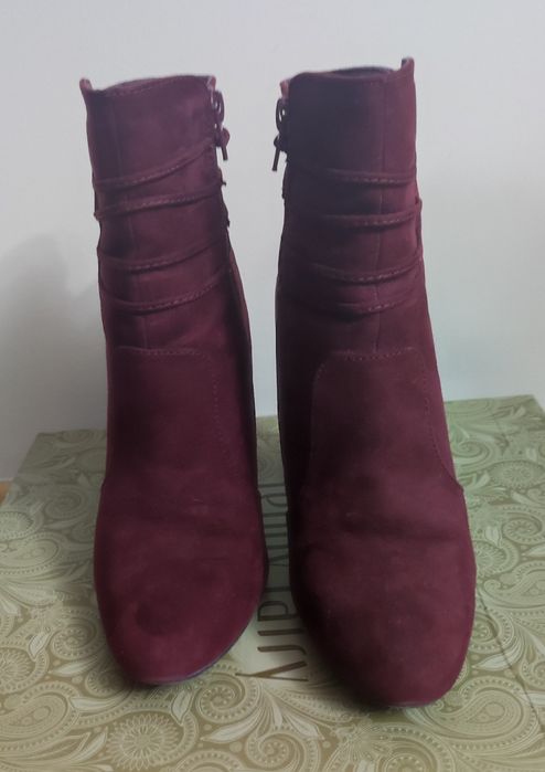 Botki na szpilce zamszowe rozm 37 CCC