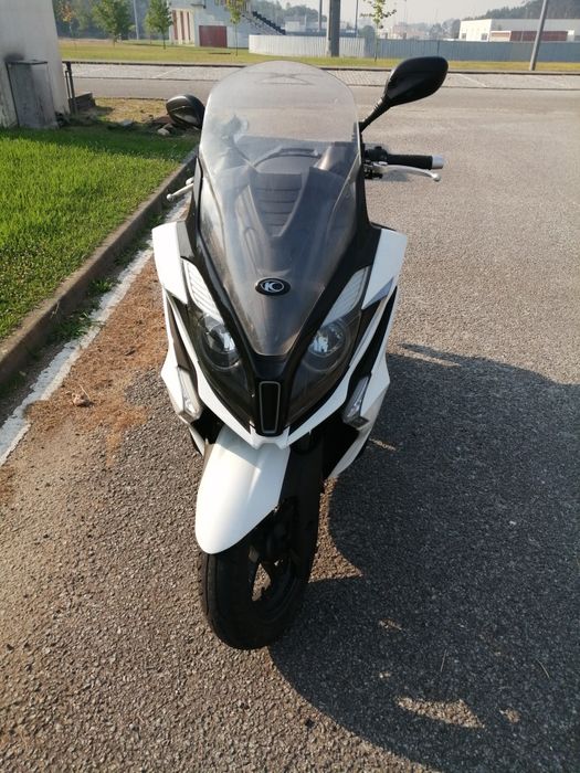 Moto kymco 350 super dink