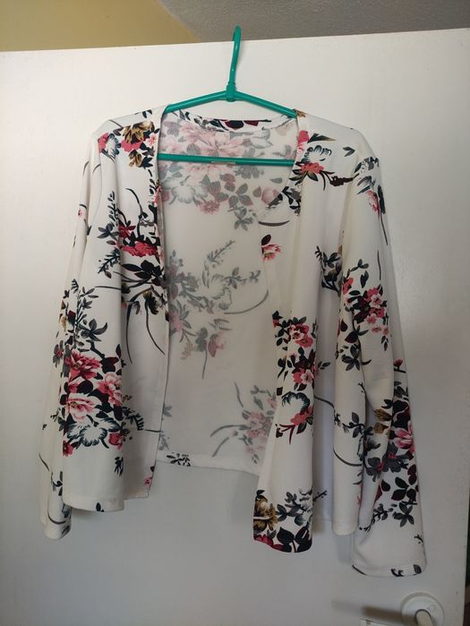 Narzutka z kwiatami ( pachy 61 cm)