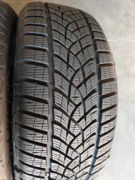 R17 225/55 шини зимові вживані імпортні GoodYear Ultraprip Performance рік25 виробництво Германія