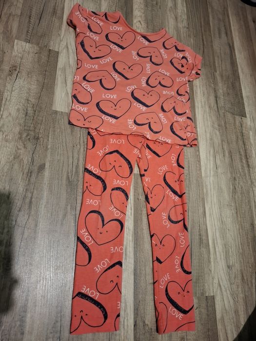 Bluzka na krótki rękaw I legginsy dla dziewczynki 104  / 110 cm Pepco