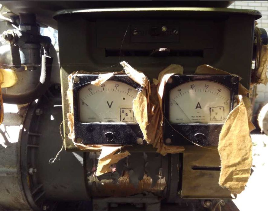 Генератор для зарядки аккумуляторов 12, 24 вольта. 1,5 киловатта 30 А.