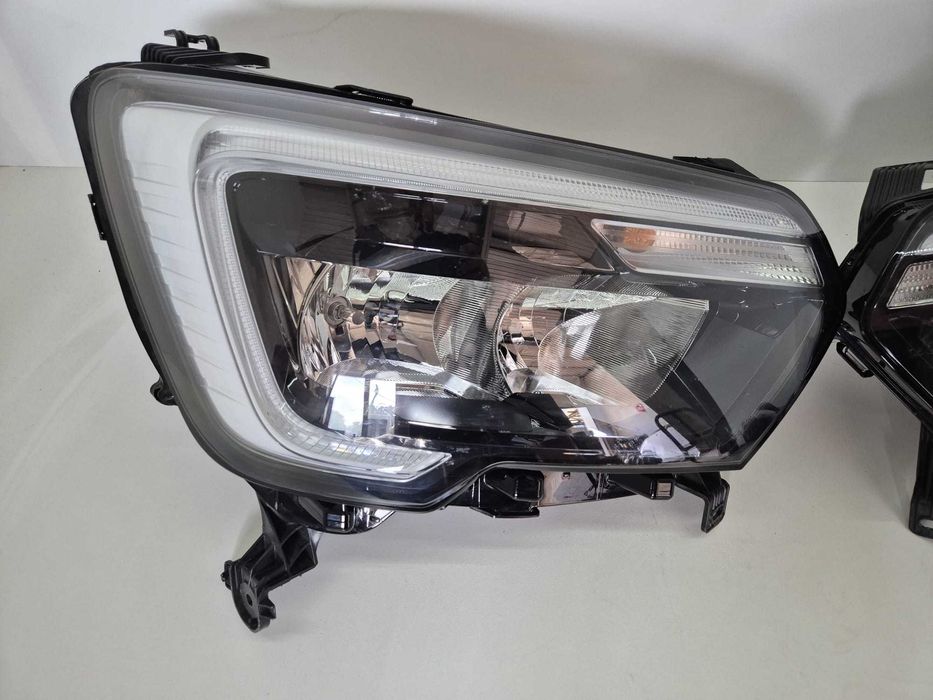 Renault Master IV 2019+ Lampa reflektor przedni lewa prawa