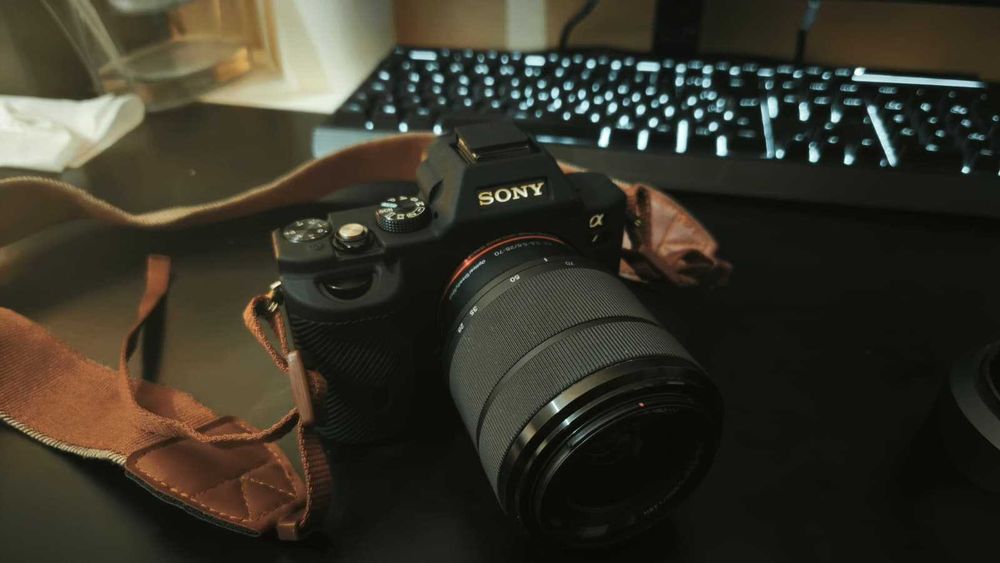 Sony A7 i 24MP + Sony FE 28-70mm f/3.5-5.6 + Meike Mk320 TTL