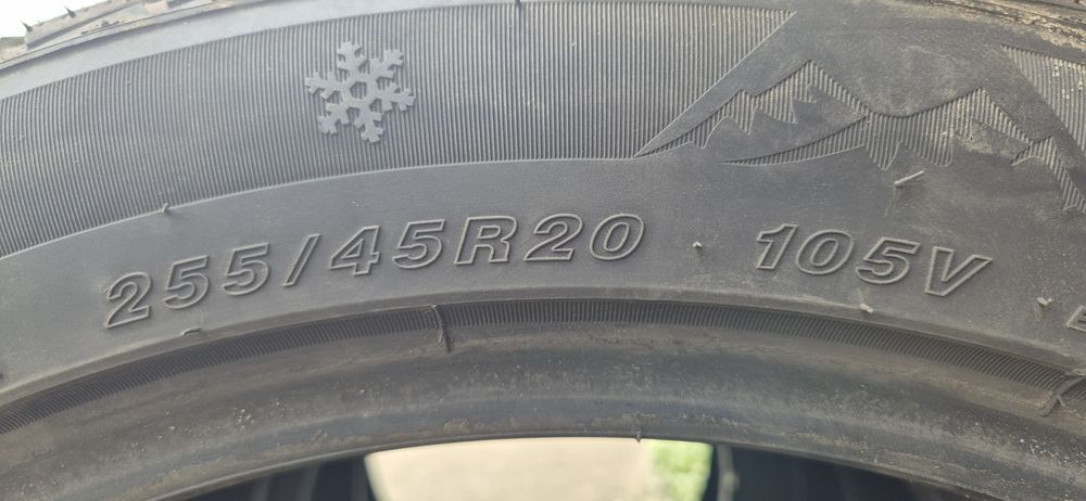 Opony zimowe Westlake 255/45 R20