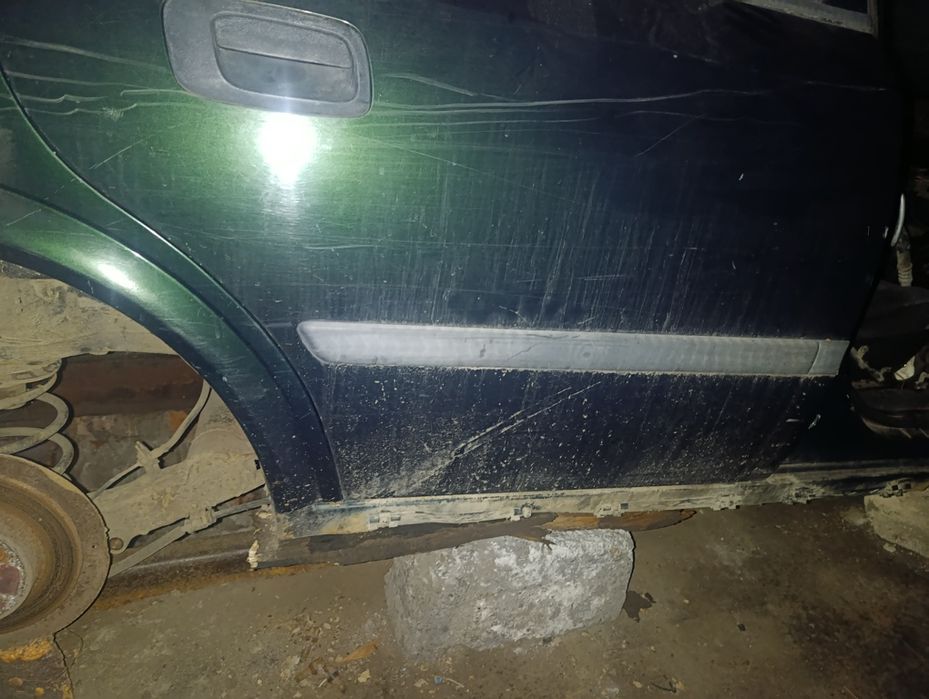 Продам на Opel Astra g Комплект дверей перед,зад,і ляда багажника.