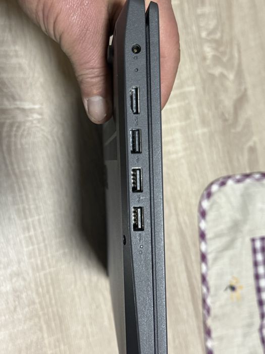 Portatil lenovo  v15-ADA