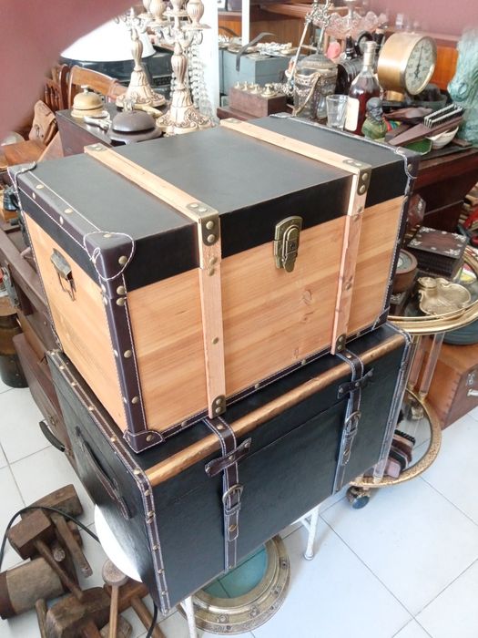 Malas e caixas antigas