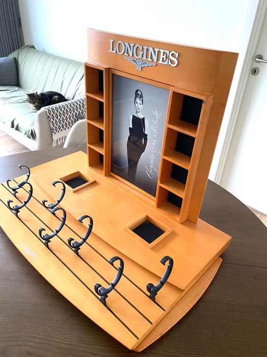 Ekspozytor, duży Longines.