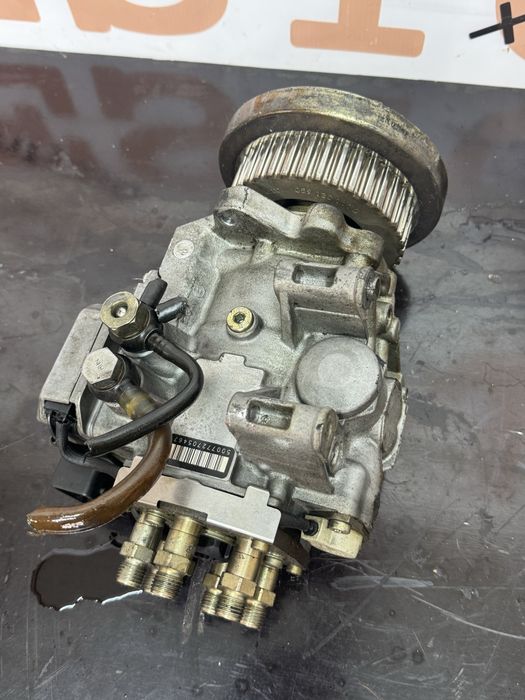Топливный насос паливний насос ТНВД AUDI WV Skoda 2,5 tdi 059130106dx