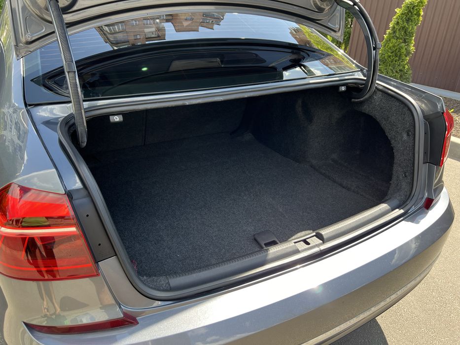 VW Passat SE 2018