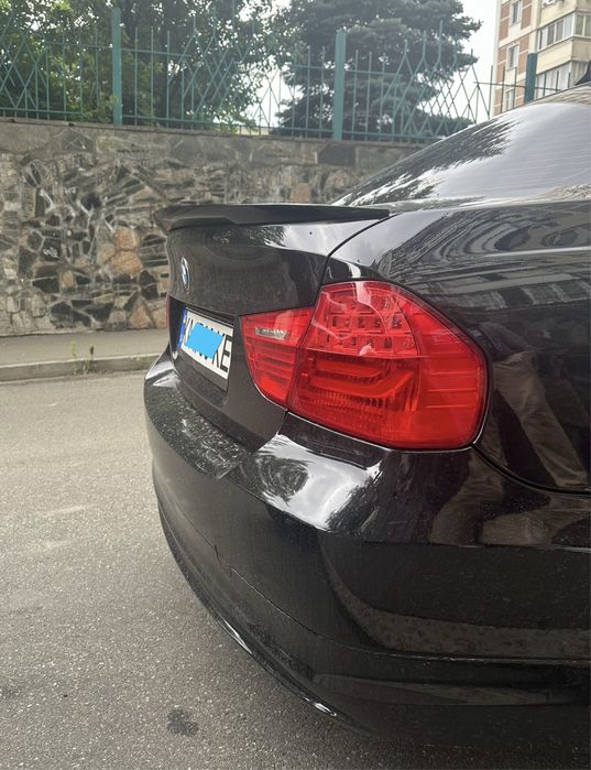 Спойлер BMW e90 M Performance стиль