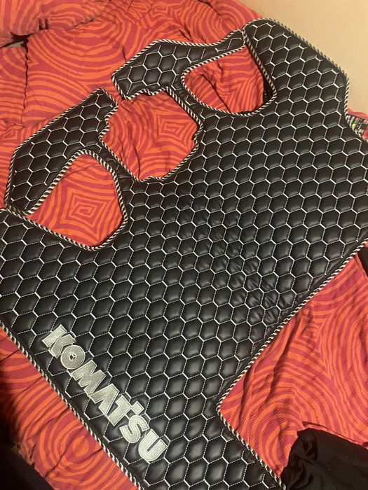 Dywanik  koparka komatsu pc240 lc 11 ,210,290