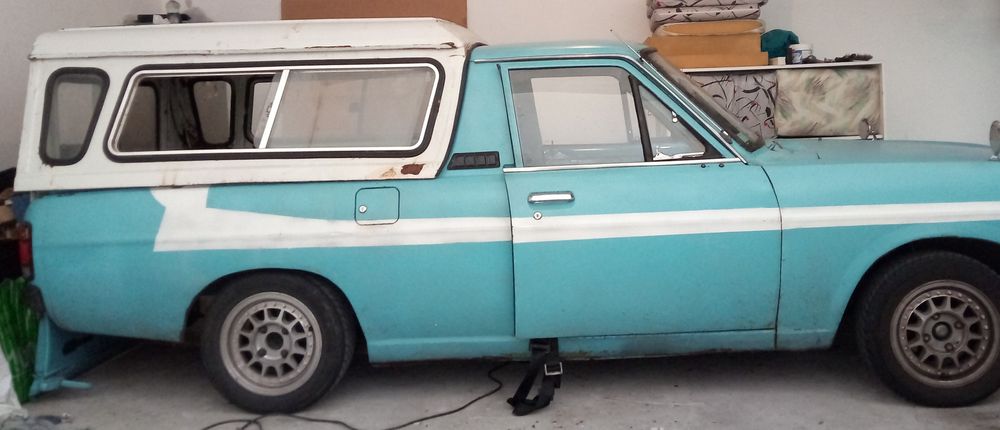 Hardtop datsun pickup
