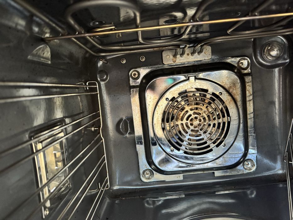 Forno eletrico cinza da marca electrolux