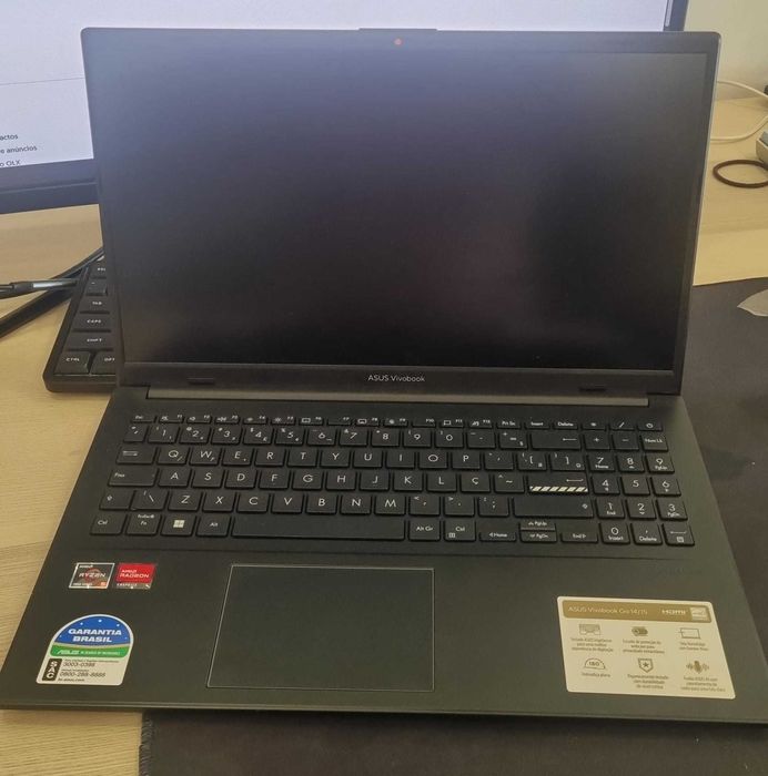 Portátil ASUS Vivobook Go 15 – AMD Ryzen 5 | 8GB RAM | 512GB SSD – Como Novo