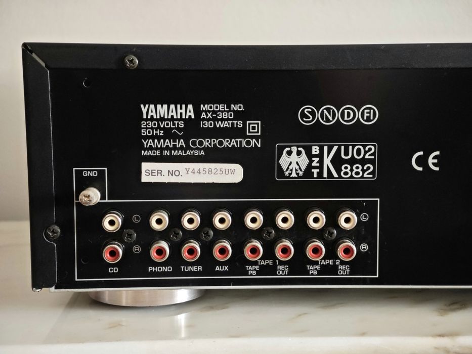 Yamaha AX-380 - Excelente estado - Estética Intemporal - Natural Sound