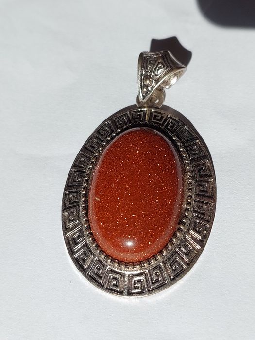 Кулон из натурального камня