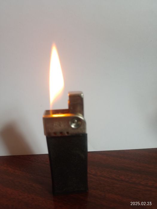 Продам зажигалку времён СССР