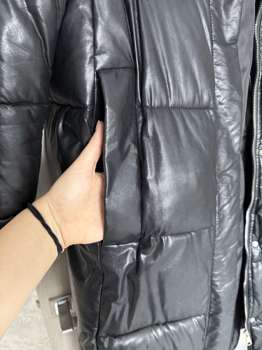Тепла, довга куртка, розмір L, XL.